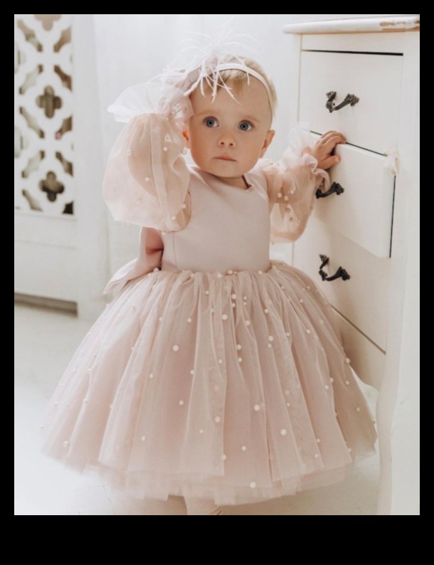 Cuddly Couture: Elemente esențiale pentru garderoba pentru bebeluși