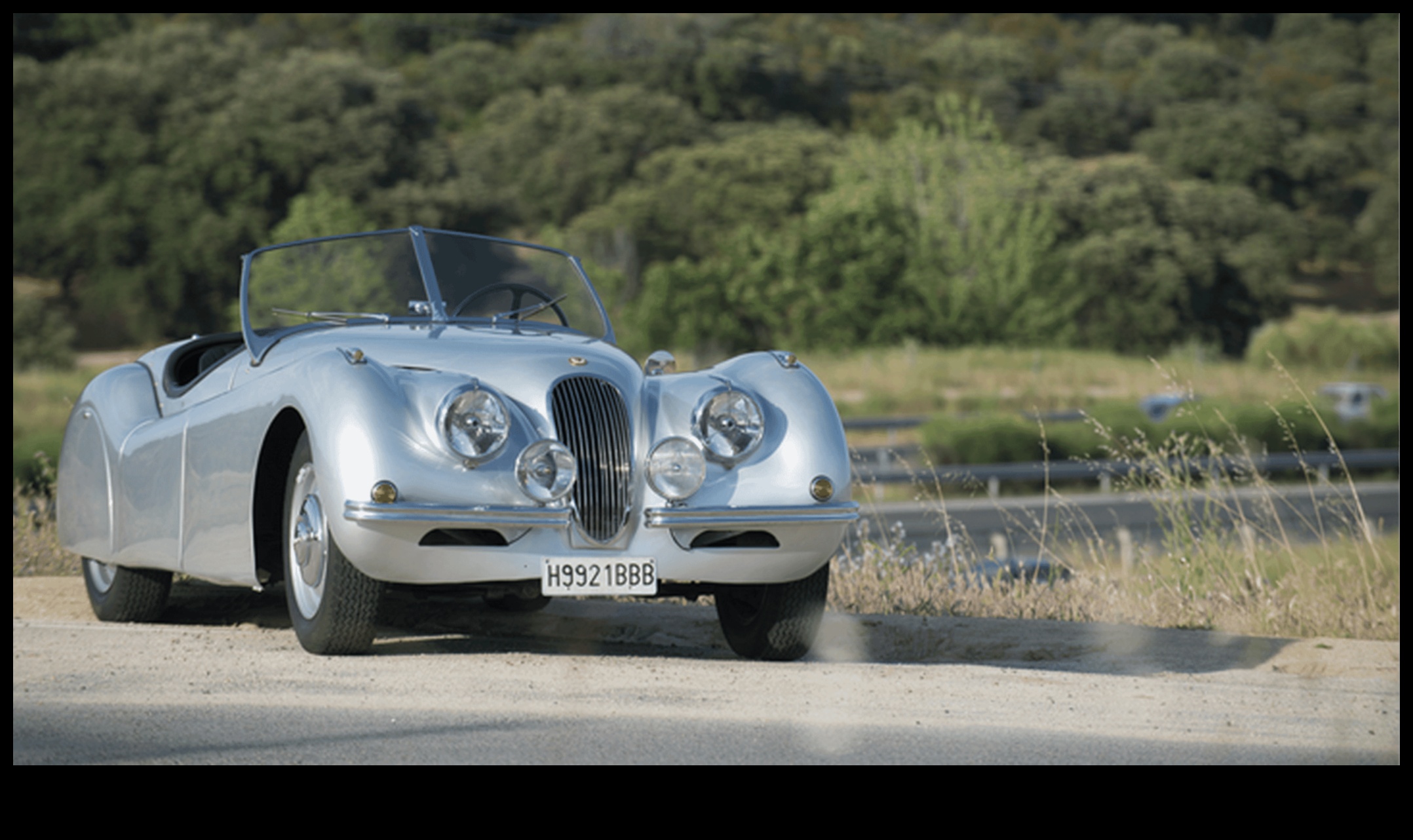 Legendele de lux Atractia atemporală a vehiculelor emblematice 3 Legende de lux: Sărbătorind atractivitatea atemporală a vehiculelor emblematice