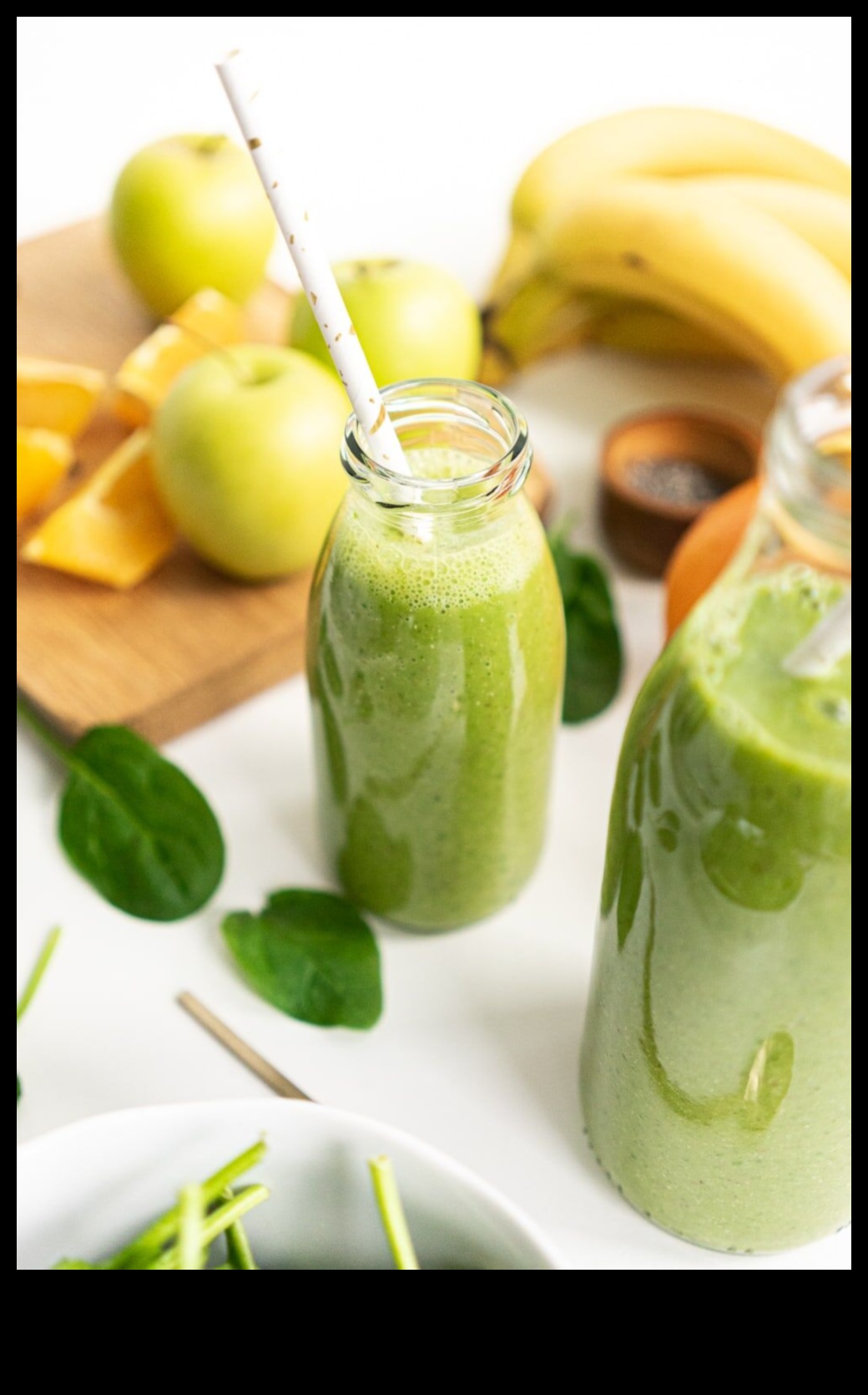 Verzile energizante îți sporesc vitalitatea cu Smoothie-uri alimentate de plante 4 Verzi energizante: Îmbunătățiți-vă vitalitatea cu Smoothie-uri alimentate de plante