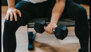 Bicep Bliss: Sculptarea brațelor puternice cu antrenamente țintite