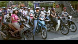 Explorări urbane: navigarea pe străzile orașului pe motociclete agile și elegante