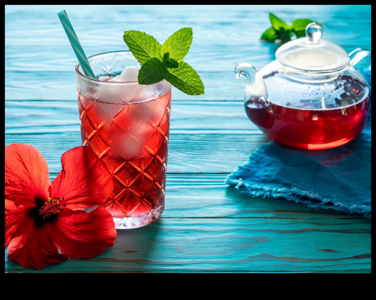 Tropical Harmony Un ghid pentru crearea amestecurilor perfecte de ceai de hibiscus 1 Armonie tropicală: un ghid pentru crearea amestecurilor perfecte de ceai de hibiscus