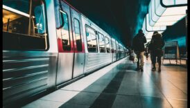 Urban Wanderers: Explorând ritmul inimii orașului în transportul public